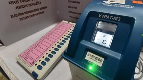 
High Court issues notice to Election Commission