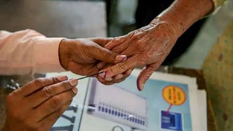 വോട്ടെടുപ്പ് തമിഴകത്ത്; നെഞ്ചിടിപ്പ് ഡൽഹിയിലും ചെന്നൈയിലും 