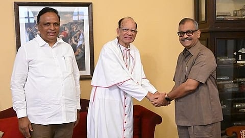 കർദിനാൾ ഓസ്വാൾഡ് ഗ്രേഷ്യസിനെ ഉജ്വൽ നികം സന്ദർശിച്ചു