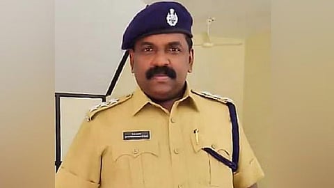 അങ്കമാലിയിൽ ഗുണ്ടാ നേതാവിന്റെ വിരുന്നിൽ പങ്കെടുത്ത ഡിവൈഎസ്പിയ്ക്ക് സസ്പെൻഷൻ| dysp mg sabu