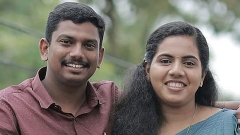 മെമ്മറി കാർഡ് എടുത്തത് ആര്യയും സച്ചിൻദേവും: ‌എഫ്ഐആർ