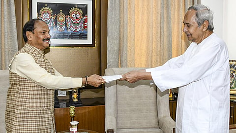 odishas cm naveen patnaik resign letter hand over to governor
