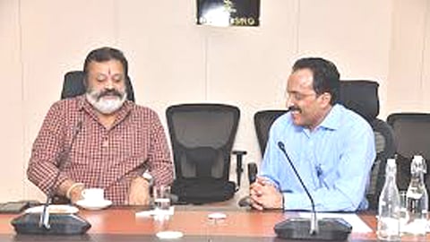 മുല്ലപ്പെരിയാർ വെള്ളപ്പൊക്ക സാധ്യതാ ‌പ്രവചനത്തിന് ഇസ്രൊയുടെ സഹായം തേടി കേന്ദ്രമന്ത്രി സുരേഷ്ഗോപി