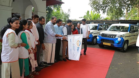 വിദ്യാഭ്യാസമന്ത്രി ശ്രീ. വി. ശിവൻകുട്ടി ക്ലിയ‌ർസൈറ്റ് വാഹനങ്ങൾ തിരുവനന്തപുരത്ത് ഫ്ലാഗ് ഓഫ് ചെയ്യുന്നു