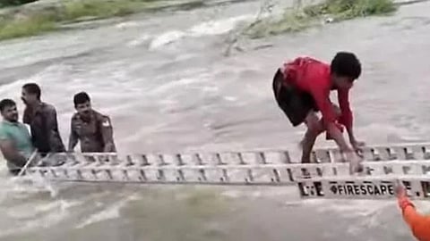 palakkad children who were stuck in the middle of the river rescued 