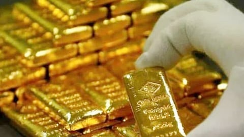 13 kg gold and electronic items seized at mumbai airport