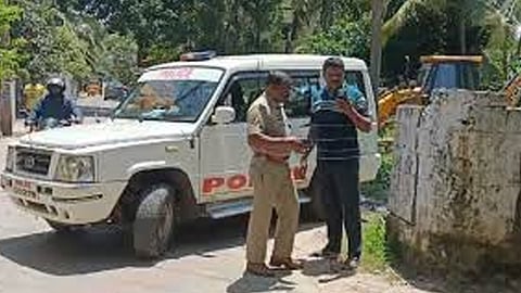 bomb attack at thiruvananthapuram 2 injured