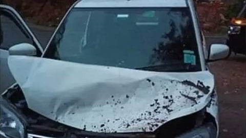 tree falls into the car in idukki