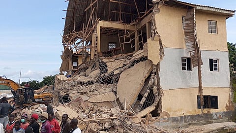 Nigeria school building collapsed killing 22