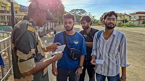 ബംഗ്ലാദേശിൽ കലാപം; 1000 ഇന്ത്യൻ വിദ്യാർഥികൾ തിരിച്ചെത്തി
