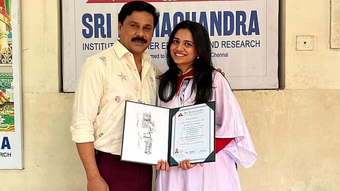 ദിലീപ് മീനാക്ഷിക്കൊപ്പം
