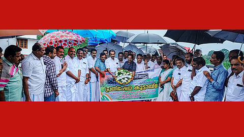 തങ്കളം - കാക്കനാട് നാലുവരി പാതയിൽ റീത്ത് വച്ച് കോൺഗ്രസ്‌ പ്രതിഷേധം