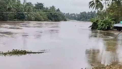 water levels rising dangerously 5 rivers flood warning issued