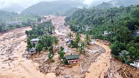 wayanad landslide 323 death reported