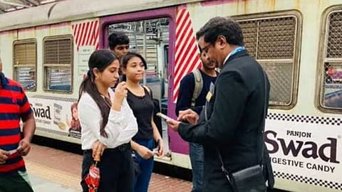 ടിക്കറ്റില്ലാതെ ലോക്കൽ ട്രെയിനിൽ  കയറിയത് ചോദ്യം ചെയ്ത ടിസിമാർക്ക് മർദ്ദനം: യുവതിക്കെതിരെ കേസ് 