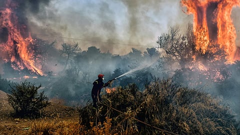 wildfire at greece capital