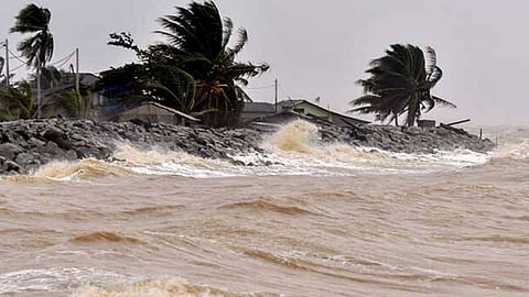 ksdma warned to do not go fishng on karnataka kerala lakshadweep