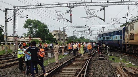 jabalpur train accident somnath express derails in madhya pradesh