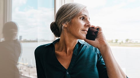 new review finds no link  between brain cancer and mobile phones