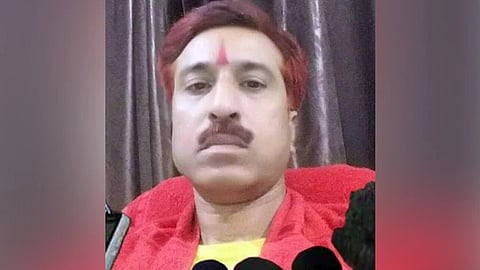 Attempt to molest nurse in hospital; The doctor's penis was amputated