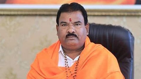 രാഹുൽ ഗാന്ധിയുടെ നാവ് അറുക്കുന്നവർക്ക് 11 ലക്ഷം രൂപ നൽകുമെന്ന് സഞ്ജയ് ഗെയ്ക്ക്വാദ് | Shiv Sena leader announces cash award for chopping off Rahul Gandhi's tongue