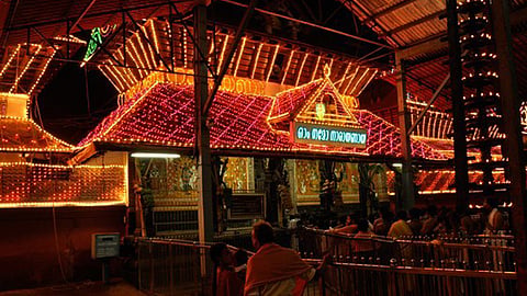 High Court orders strict restrictions on videography in the Guruvayur temple 
