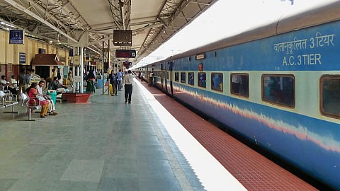 കേരളത്തിലെ ട്രെയ്നുകളിൽ ഭിക്ഷാടകസംഘം ശക്തി പ്രാപിച്ചിരിക്കുന്നു, ഇത് യാത്രക്കാരുടെ സുരക്ഷയ്ക്ക് വെല്ലുവിളി Campaign against beggars in trains