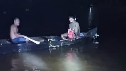 car fell into kumarakom river 2 rescued