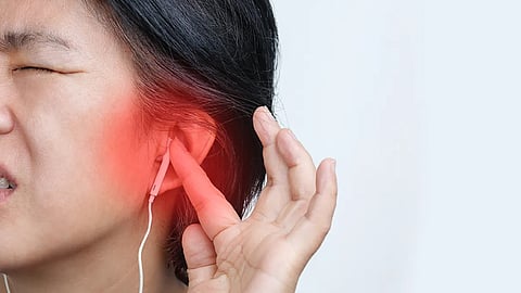 headphone use hearing damage hearing loss 