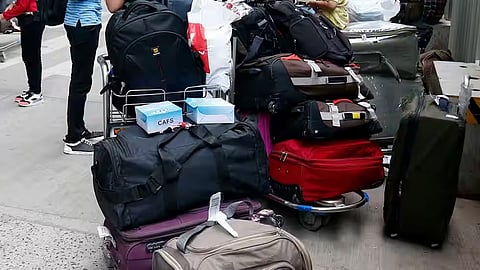 Air India Express reinstate baggage limit 30 കിലോഗ്രാമായിരുന്ന ബാഗേജ് പരിധി 20 കിലോഗ്രാമായി കുറച്ചിരുന്നു. പ്രവാസികളുടെ പ്രതിഷേധത്തെത്തുടർന്നാണ് ഇതു പിൻവലിച്ചത്