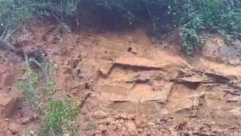 landslide accident during periya churam road one dead