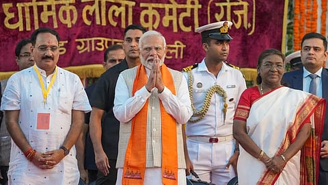pm modi and president droupadi murmu celebrated dussehra at delhi 