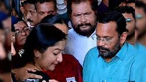 Naveen is a poor man; Divya Iyer burst into tears