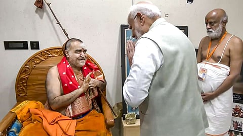 Kanchi Shankaracharya praises Modi