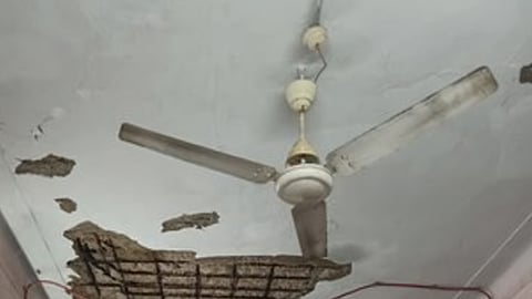 ceiling fan of the hospital broke and injured the young woman and her mother in thiruvananthapuram