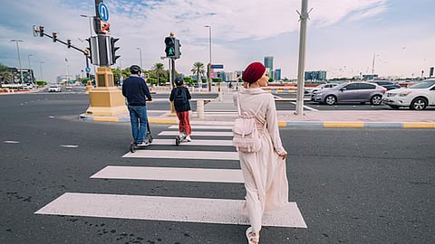 abudabi police over crossing lines 