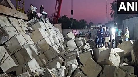 railway bridge collapsed in gujarat