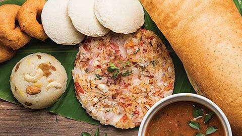 അമിത വില: ശബരിമലയിൽ സംയുക്ത സ്‌ക്വാഡ് 77,000 രൂപ പിഴ ഈടാക്കി | Sabarimala hotels raid