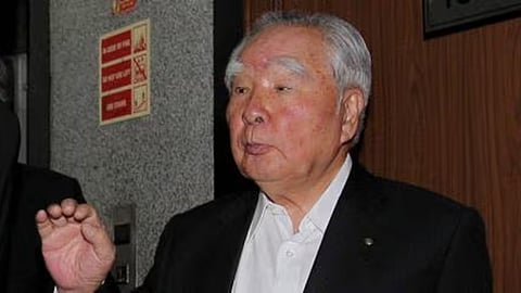 former suzuki chairman osamu suzuki passes away