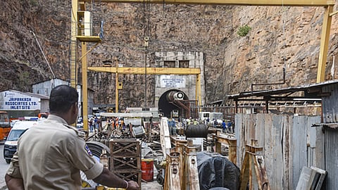 tunnel collapse in nagarkurnool telangana rescue operation