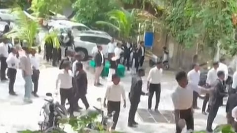 Advocate-students issue ernakulam district court 