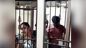
Couple refuses to pay for pizza delivery boy after he doesn't speak Marathi