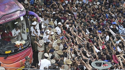 Karnataka Cricket Association office bearers resigned over bengaluru stampede