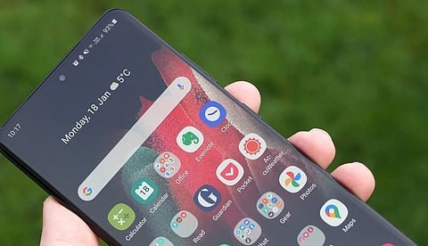 Online store fine for giving old phone