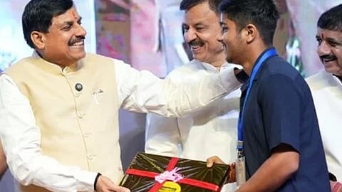 MP CM transfers Rs 235 cr into accounts of 94k students for purchase of laptops 