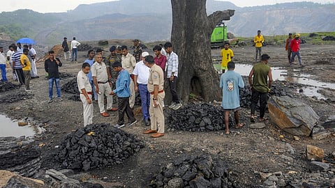 mine collapse 4 dead in jharkhand