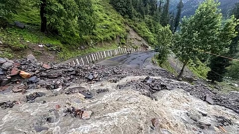 four dead one injured after car plunges down mountain in himachal kullu district