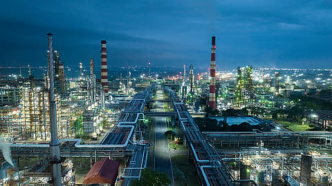 2 workers including a malayali died in mangaluru mrpl plant after gas leakage
