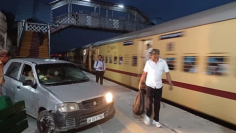 Drunk jawan drives care on to railway platform arrested