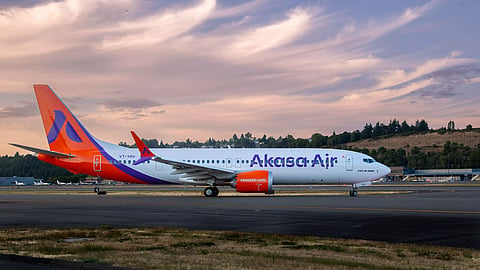 Varanasi–Mumbai Akasa Air flight as passenger attempts to open emergency exit